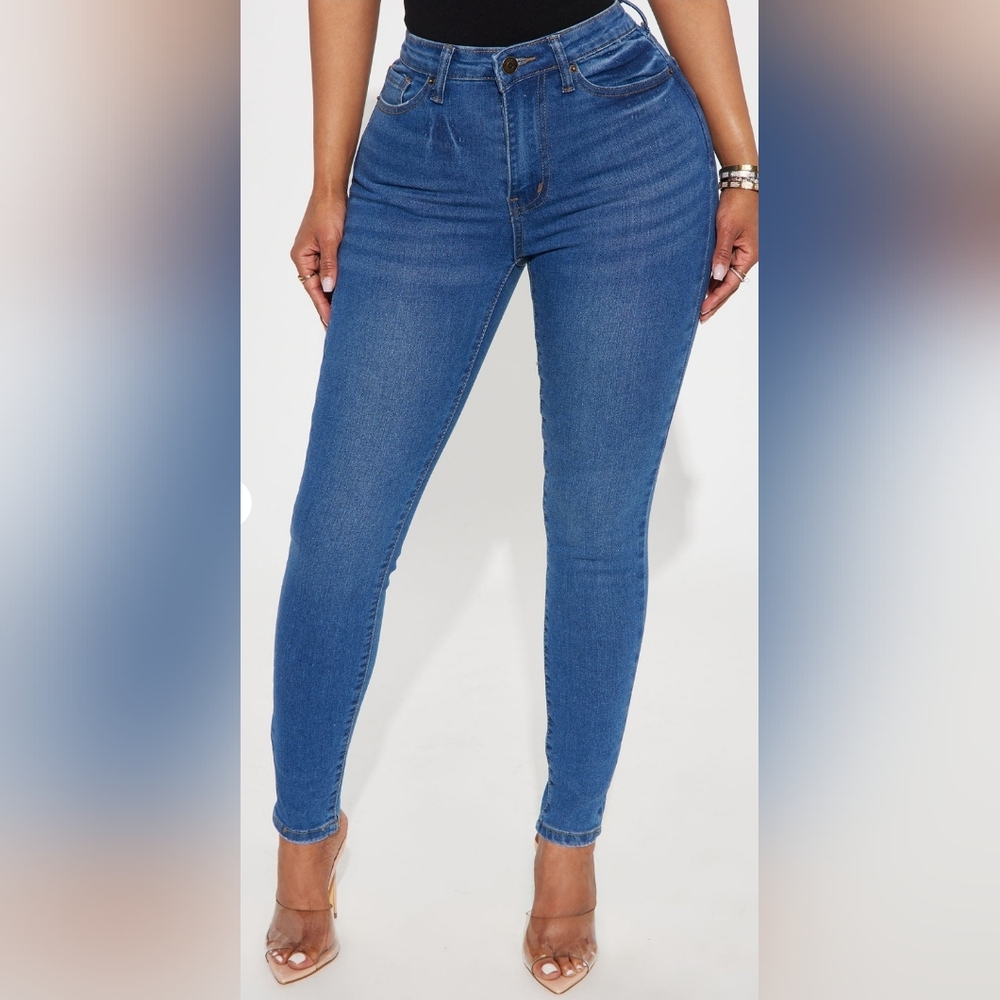 Too Legit Stretch  Basic Skinny Jeans-Vintage Wash Size 9
